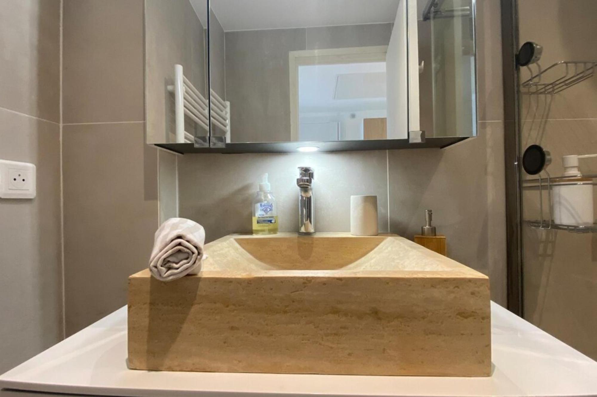 Le Soleil - Sea - Spacious - Hypercentre - Car Park Apartment Antibes
