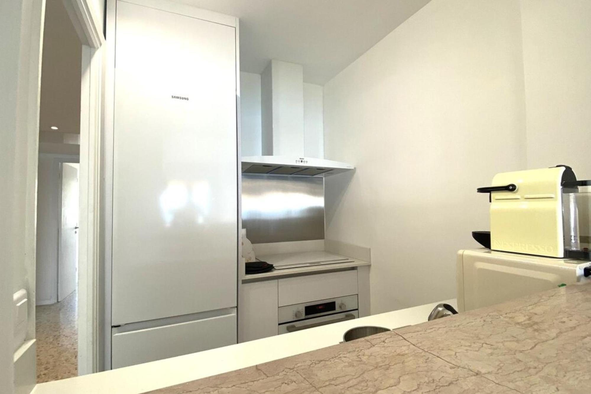 Apartment Le Soleil - Sea - Spacious - Hypercentre - Car Park Antibes